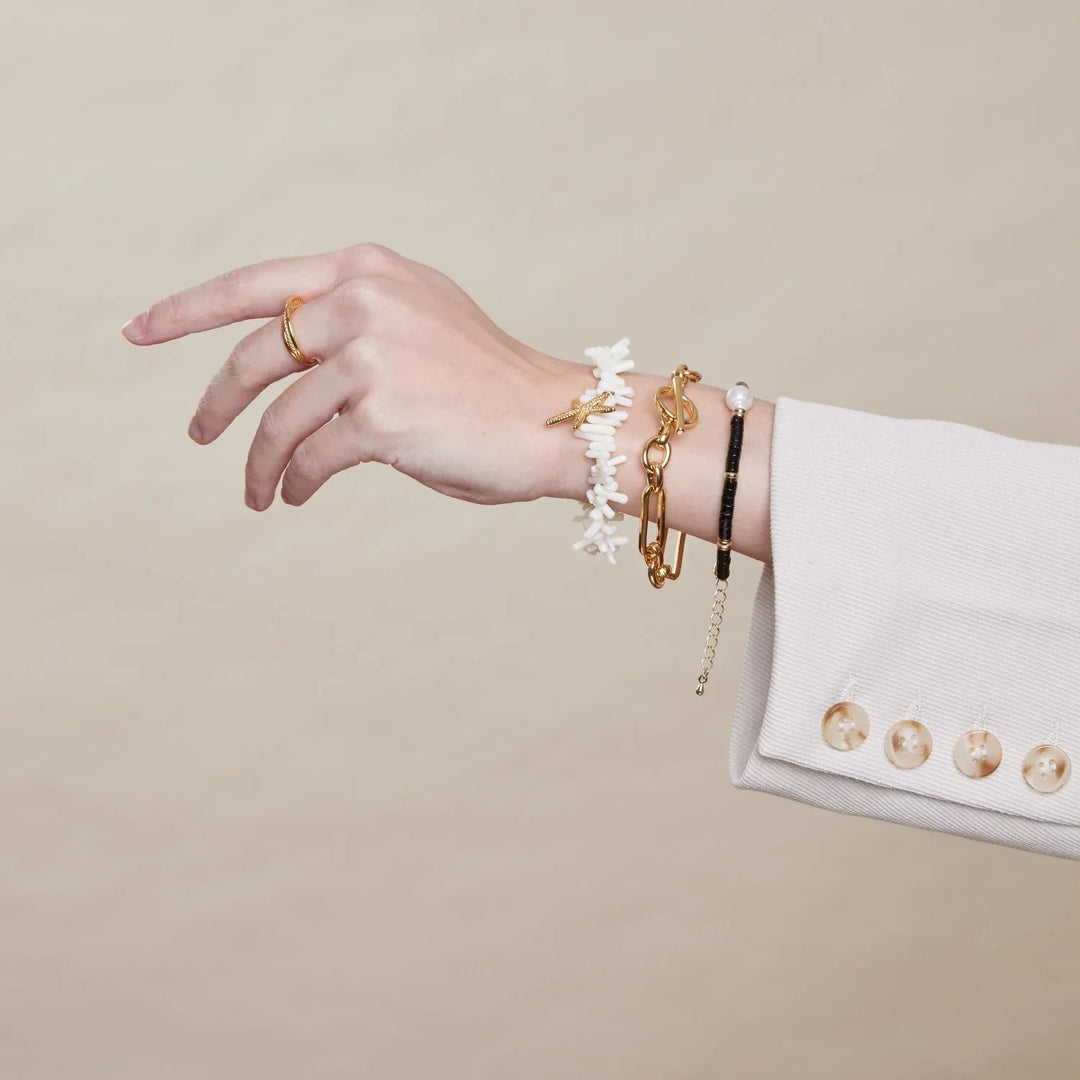Elegant T-Bar armbånd i hvidguld