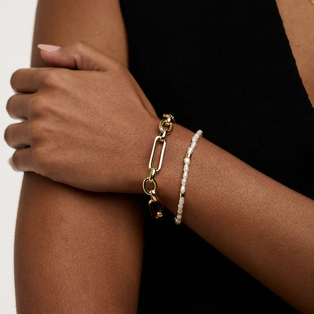 Elegant T-Bar armbånd i hvidguld