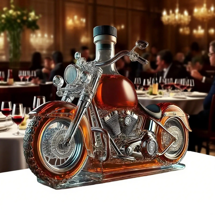 Whiskykaraffel formet som en Harley-motorcykel til hjemmebaren
