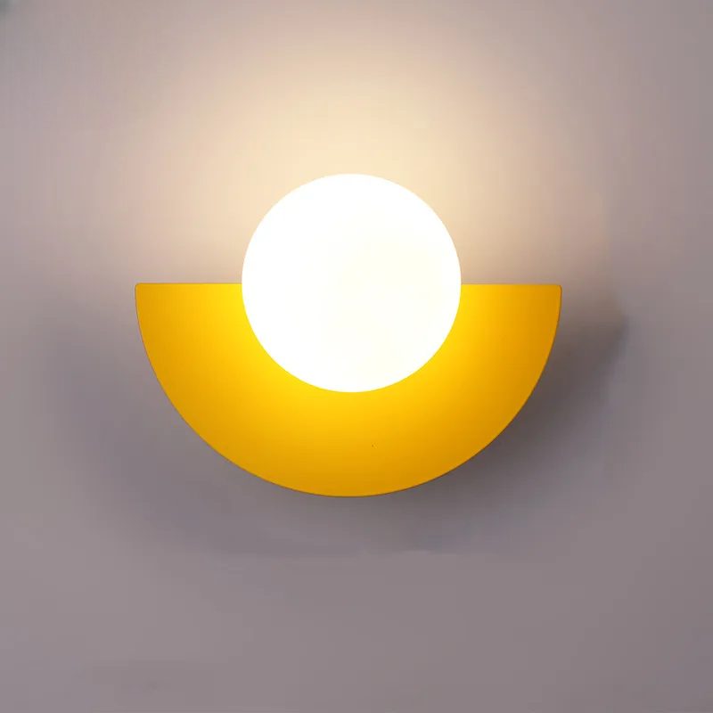 Moderne LED-væglampe i geometrisk halvcirkelstil
