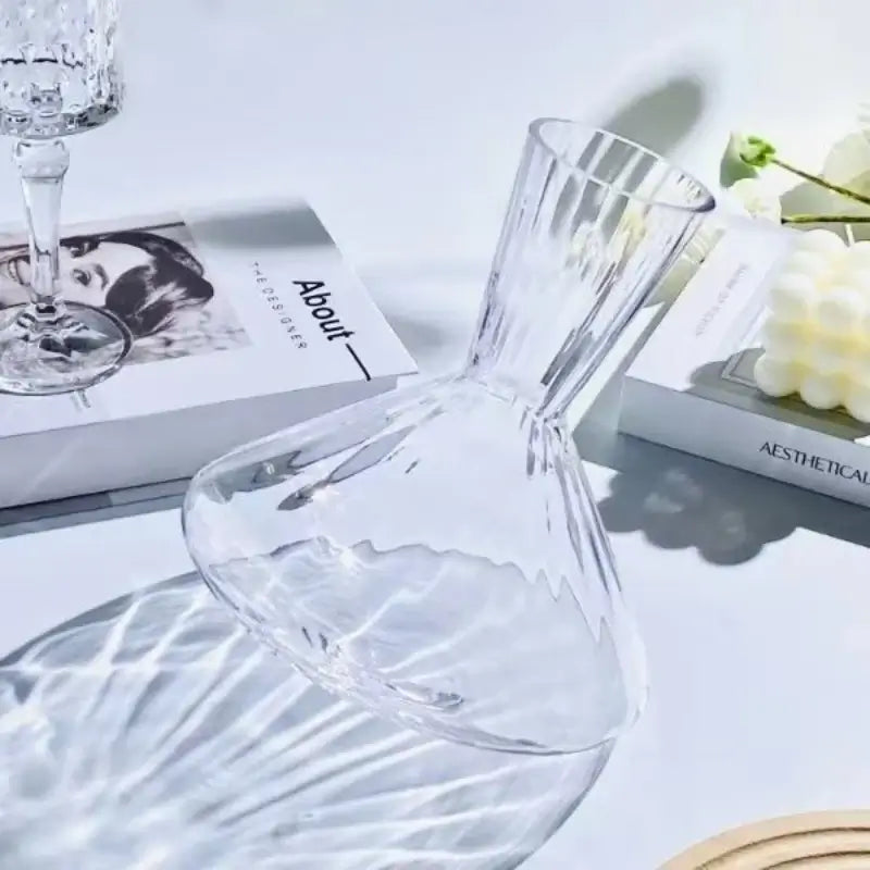 LuxeSwirl krystaldekanter | 360° roterende glaskaraffel til vin, whisky og champagne