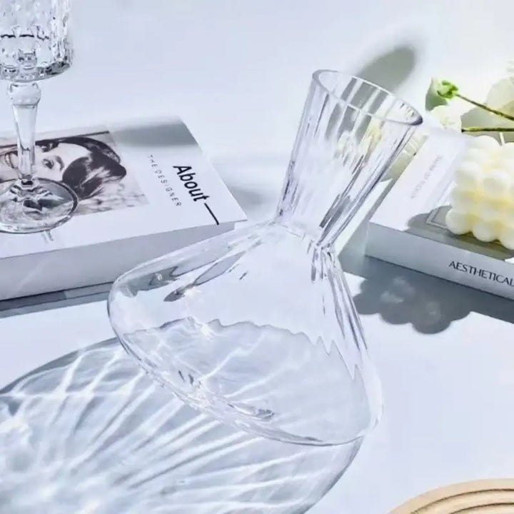 LuxeSwirl krystaldekanter | 360° roterende glaskaraffel til vin, whisky og champagne