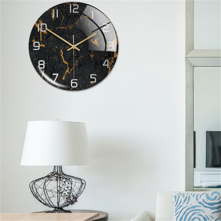 Elegant vægur med marmoreffekt – MarbleTime