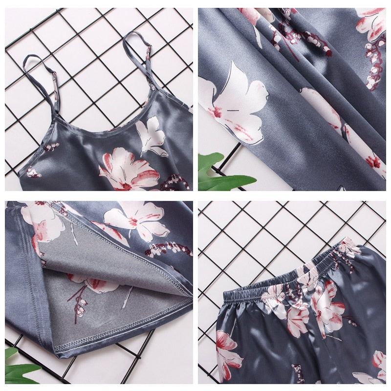 Pyjamassæt i satin med blomsterprint
