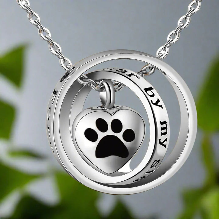 "Ikke Længere Ved Min Side, For Evigt I Mit Hjerte" – Urne Pote Halskæde i Rustfrit Stål