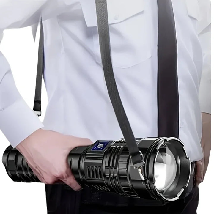 Genopladelig 10000 lumen LED-lommelygte – Striker