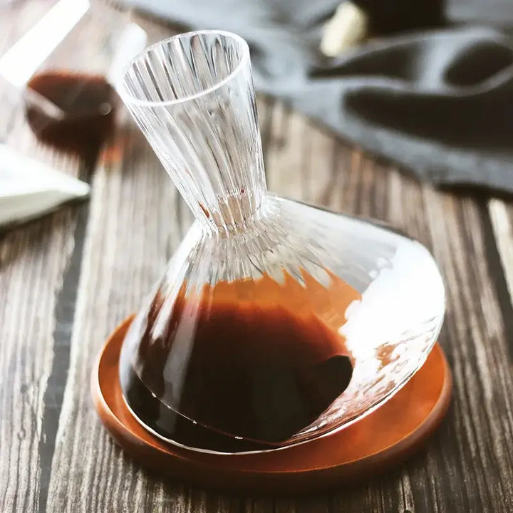 LuxeSwirl krystaldekanter | 360° roterende glaskaraffel til vin, whisky og champagne