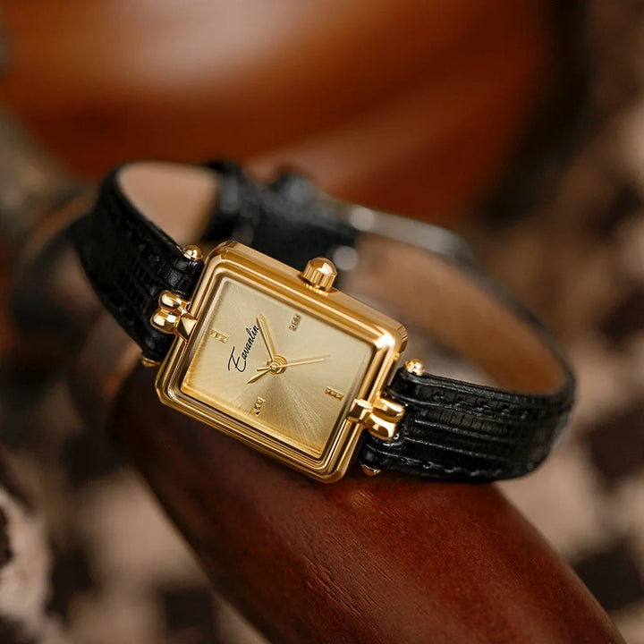 Sienna - Elegant kvartsur med guldfarvet rem