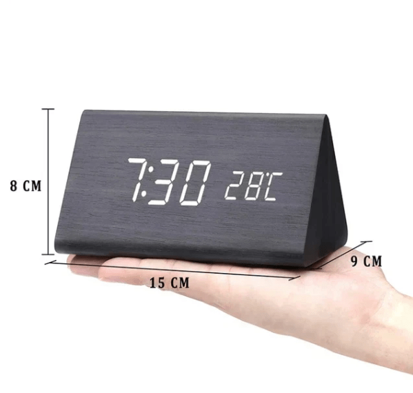 WoodSense LED-ur i træ – stemmestyring & stil til ethvert rum