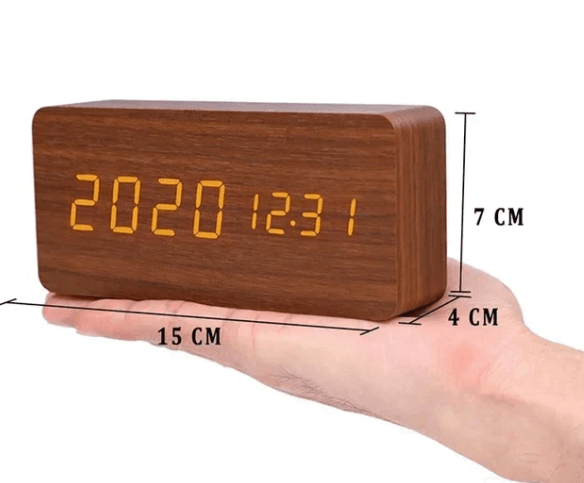 WoodSense LED-ur i træ – stemmestyring & stil til ethvert rum