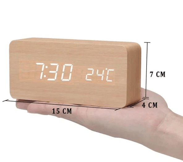 WoodSense LED-ur i træ – stemmestyring & stil til ethvert rum