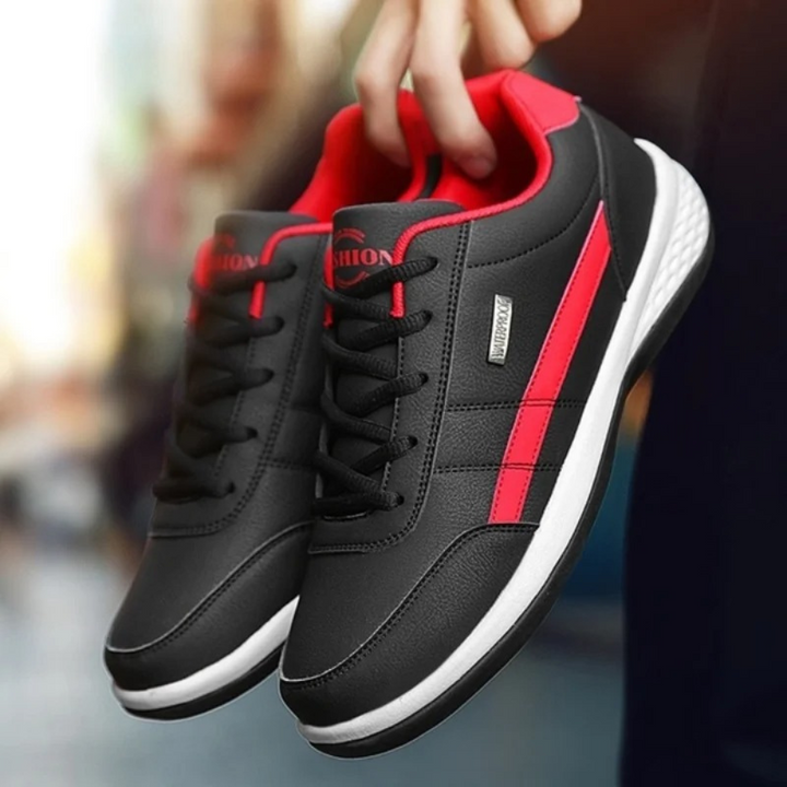 Elegante læder-sneakers til mænd med snøring foran og sidepanel