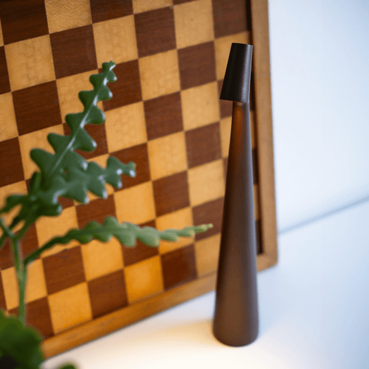 Trådløs LED-bordlampe i designerudseende med 3-trins touch-dæmpning