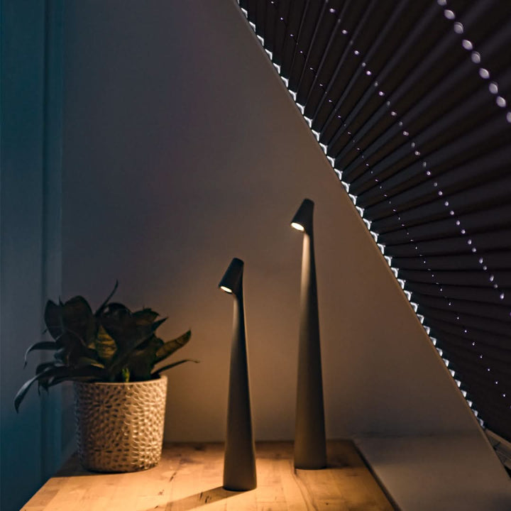Trådløs LED-bordlampe i designerudseende med 3-trins touch-dæmpning
