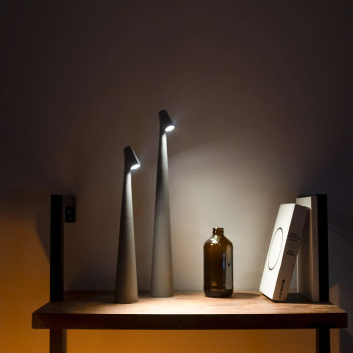 Trådløs LED-bordlampe i designerudseende med 3-trins touch-dæmpning