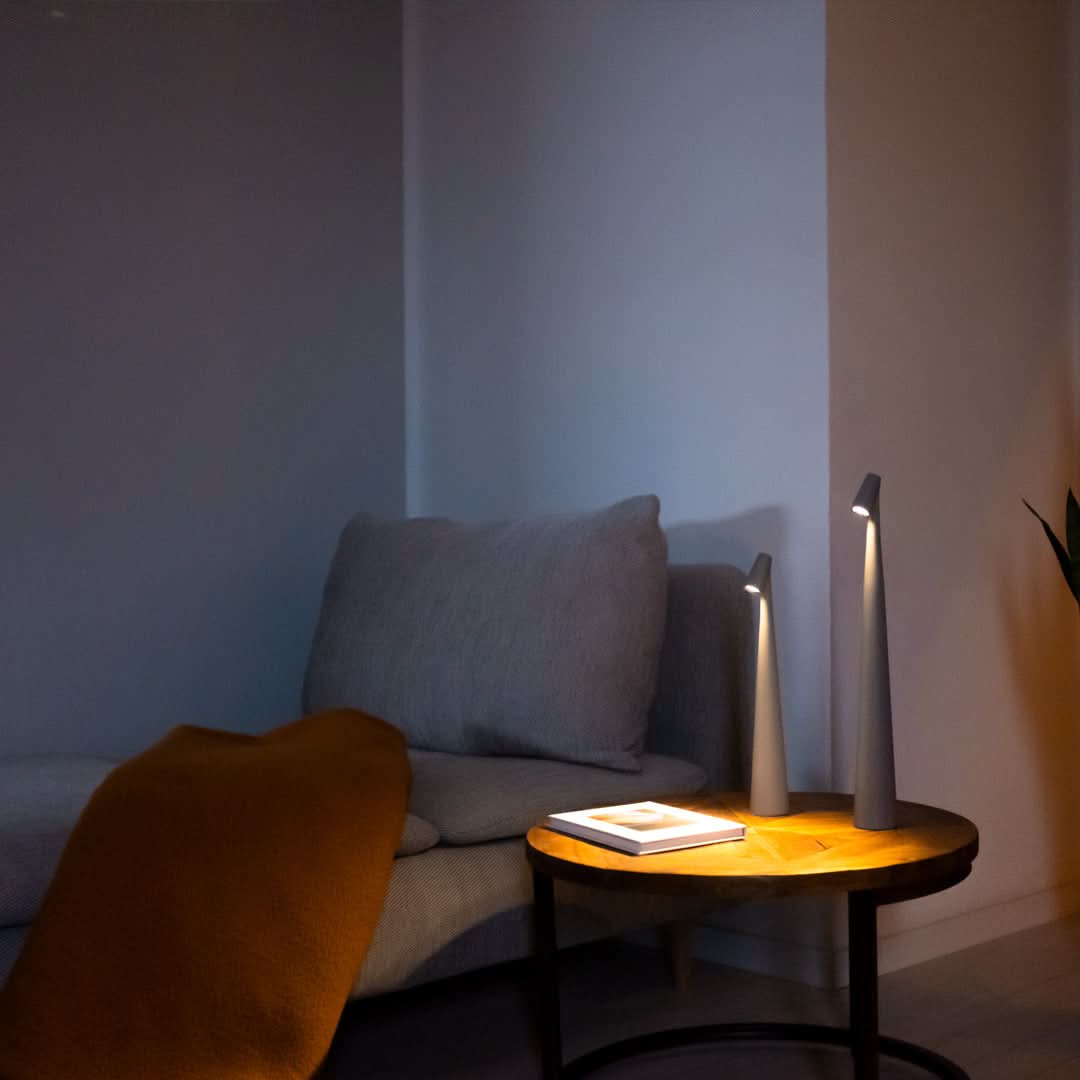 Trådløs LED-bordlampe i designerudseende med 3-trins touch-dæmpning