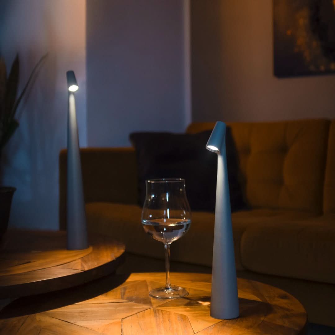 Trådløs LED-bordlampe i designerudseende med 3-trins touch-dæmpning