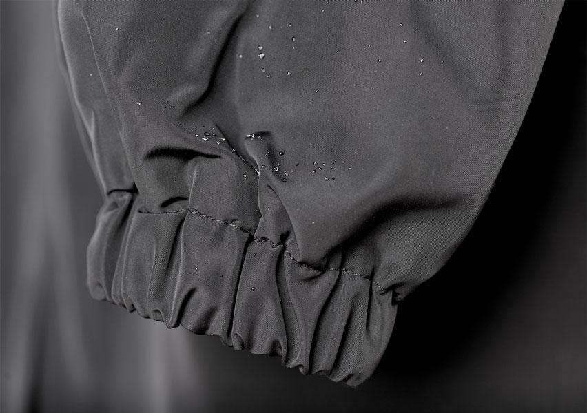 Oversized vandtæt trenchcoat med hætte