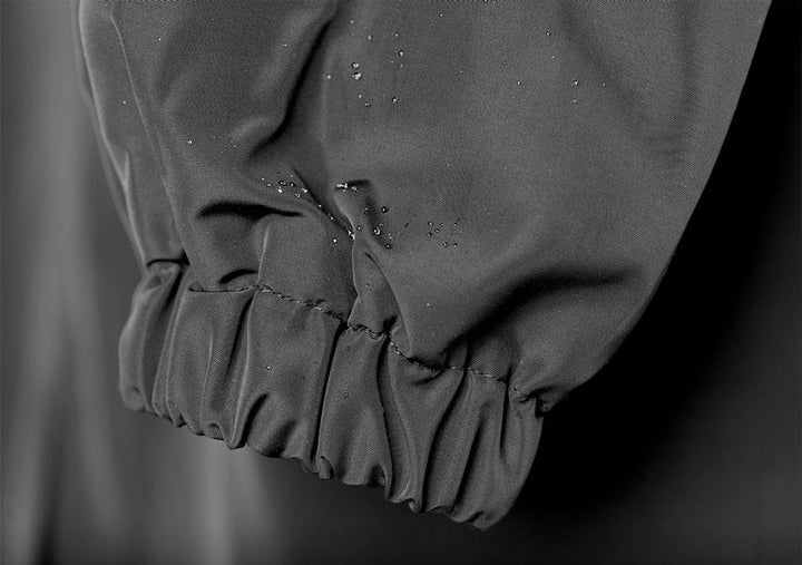 Oversized vandtæt trenchcoat med hætte