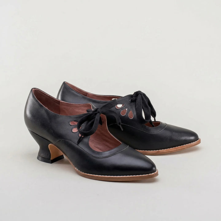 Vintageinspireret snørepump med hæl - Virginia
