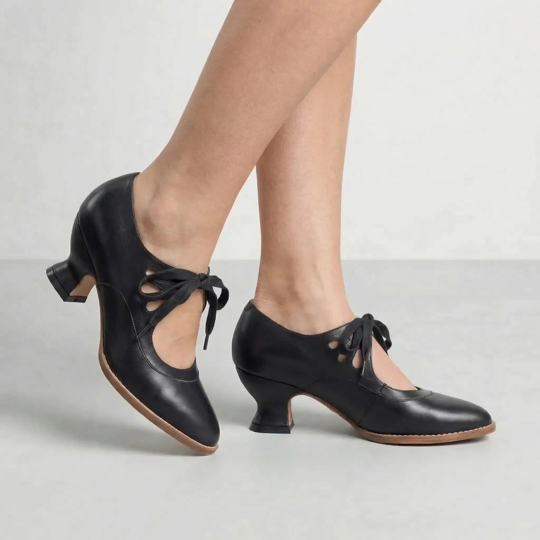 Vintageinspireret snørepump med hæl - Virginia