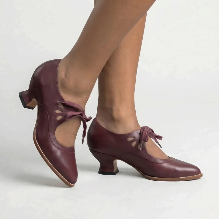 Vintageinspireret snørepump med hæl - Virginia