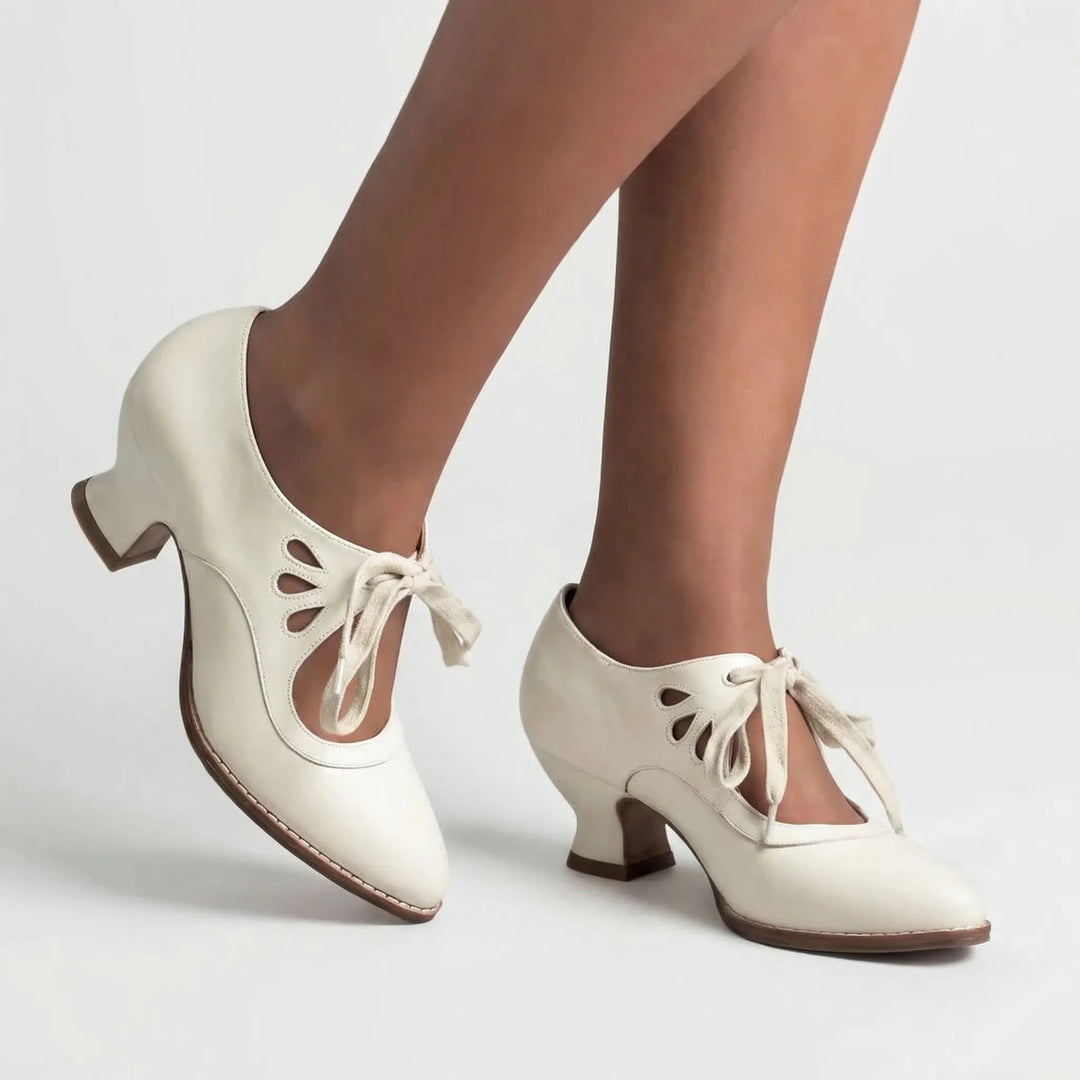 Vintageinspireret snørepump med hæl - Virginia