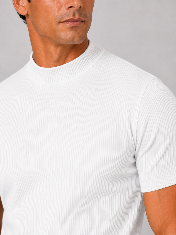 Ribstrikket herre-T-shirt med stået krave – figurnær stretch-top med korte ærmer