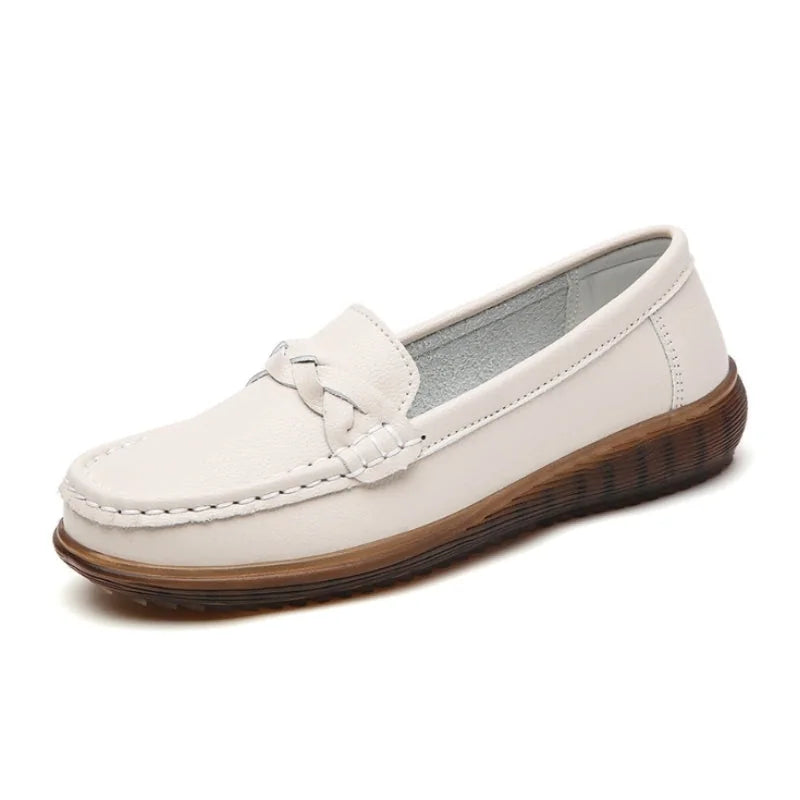 Ortopædiske slip-on-loafers i vid pasform med støtte til fodbuen og skridsikker sål