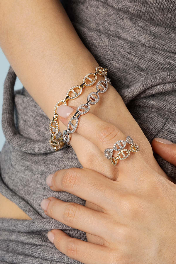 Blødt armbånd i hvidguld med delikate detaljer