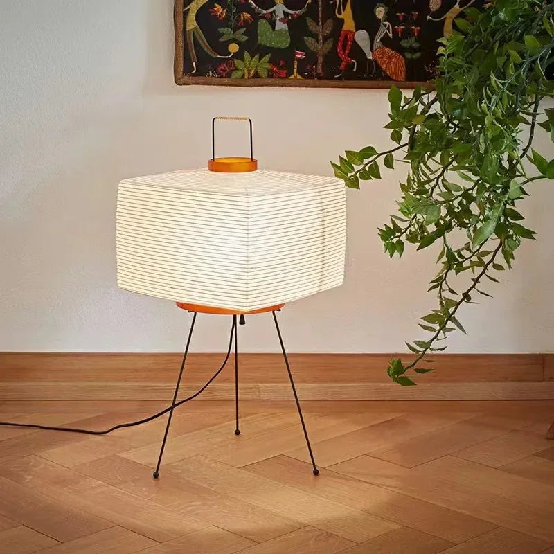 Gulvlampe i papir i moderne stil