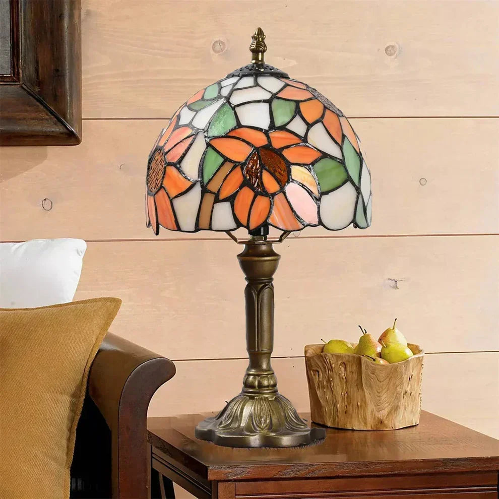 Antik lampe i farvet glas - Tidløs elegance & håndværk