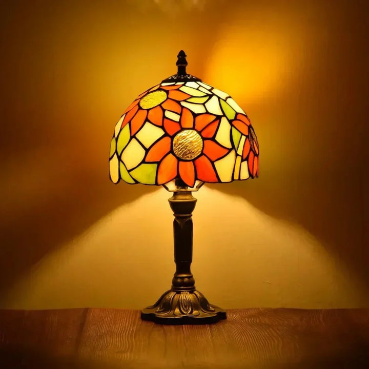 Antik lampe i farvet glas - Tidløs elegance & håndværk