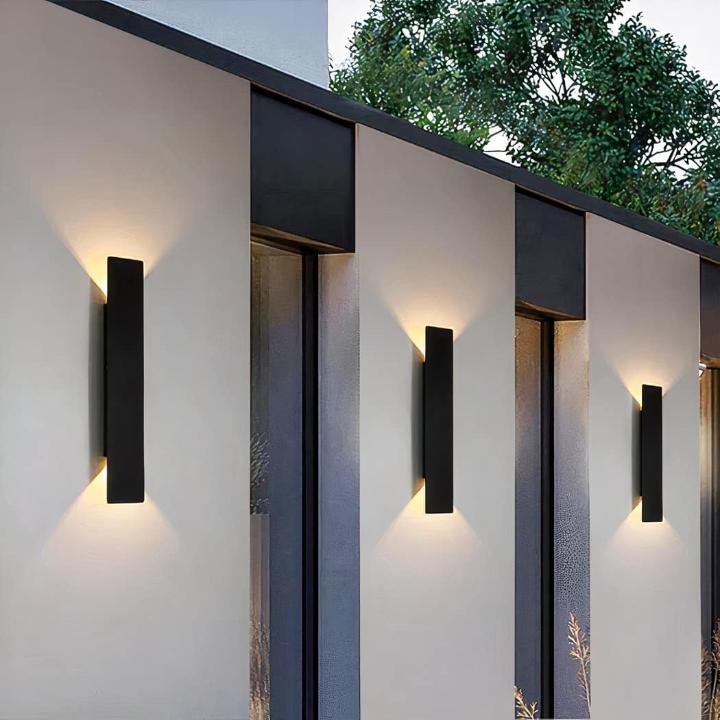 LED-udendørsvæglampe med op- og nedadgående lys – vejrbestandig, beskyttelsesklasse IP65