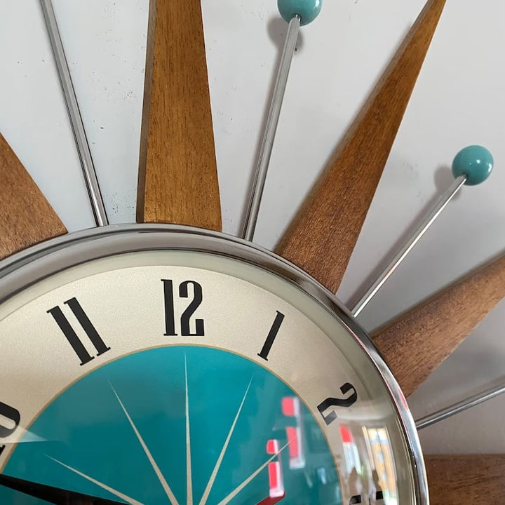Håndlavet vægur i mid-century-stil | Retro vægdekoration, lydløst og batteridrevet