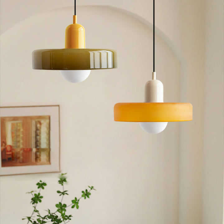 Bauhaus-pendel af farvet glas