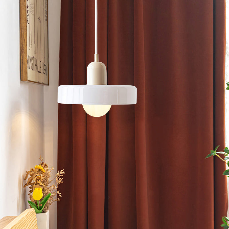 Bauhaus-pendel af farvet glas