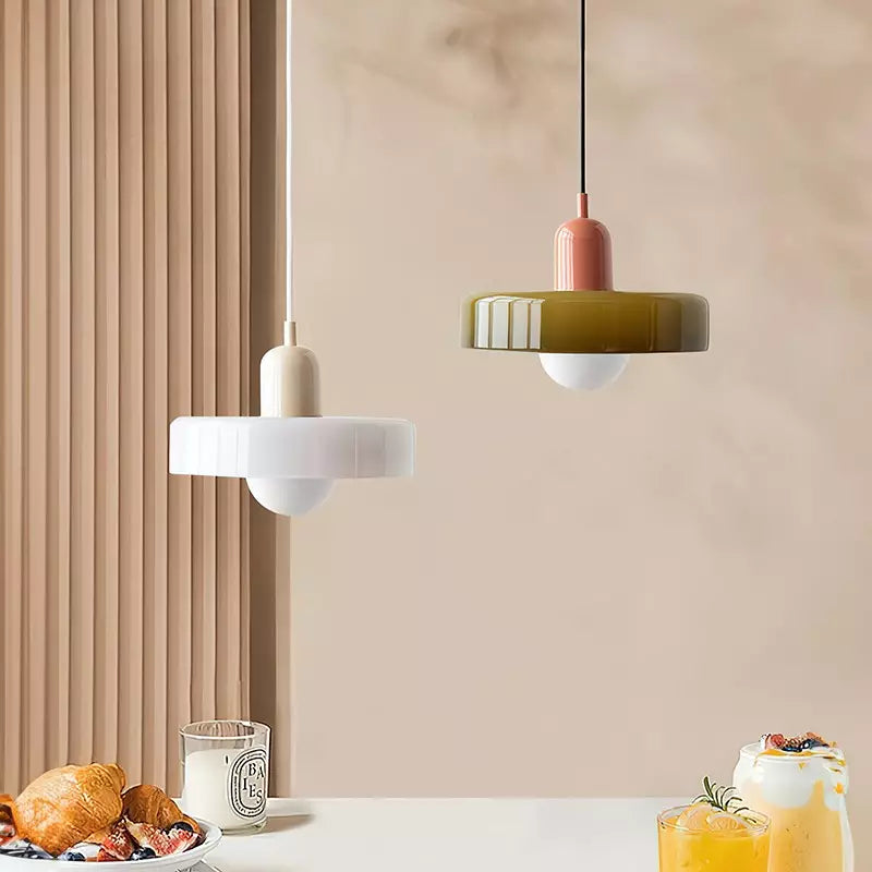 Farverig pendellampe i Bauhaus-stil - StiloGlas