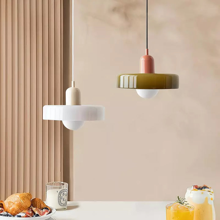 Farverig pendellampe i Bauhaus-stil - StiloGlas