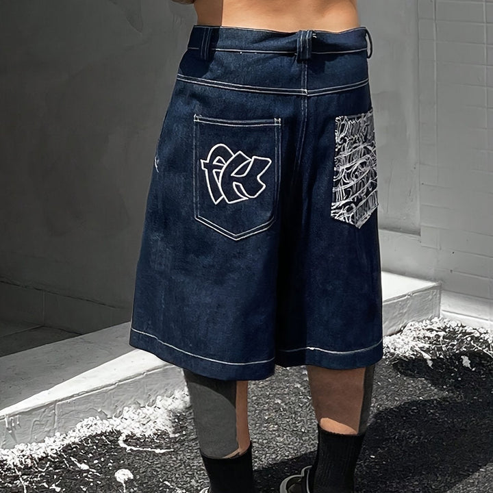 Afslappede bermudashorts i denim – løs pasform med elegant blomsterbroderi