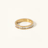 Strålande Ring med Diamantsimulanter
