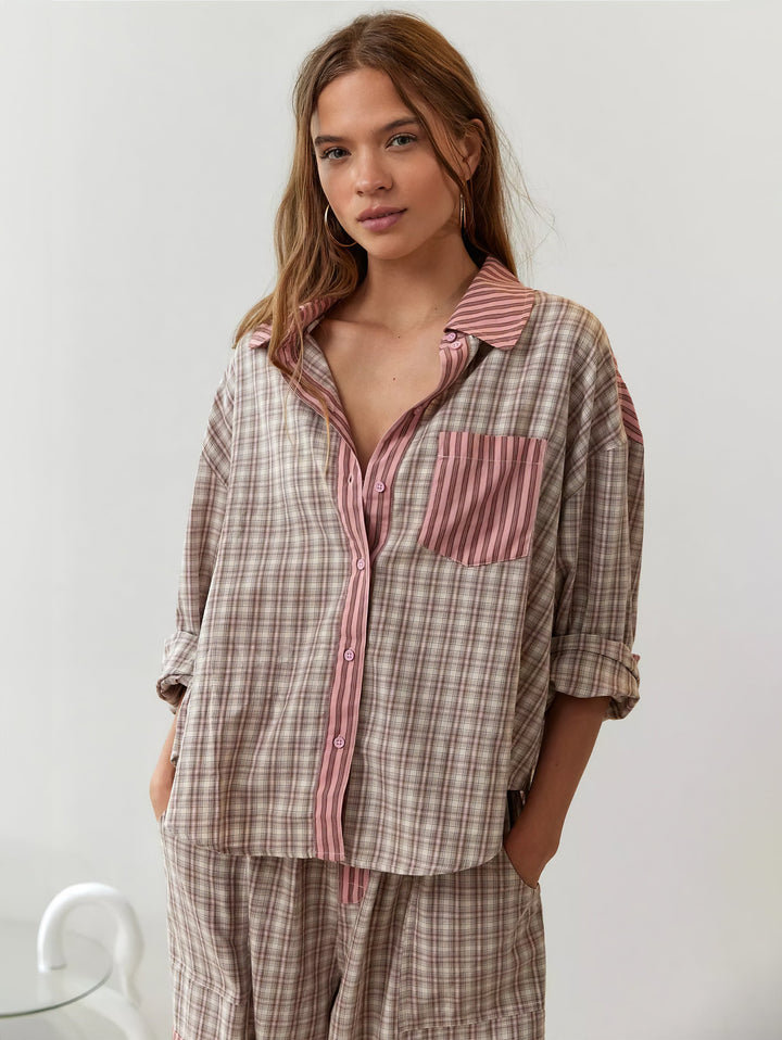 Pyjamassæt til damer med skjorte med knapper og bukser med elastisk linning