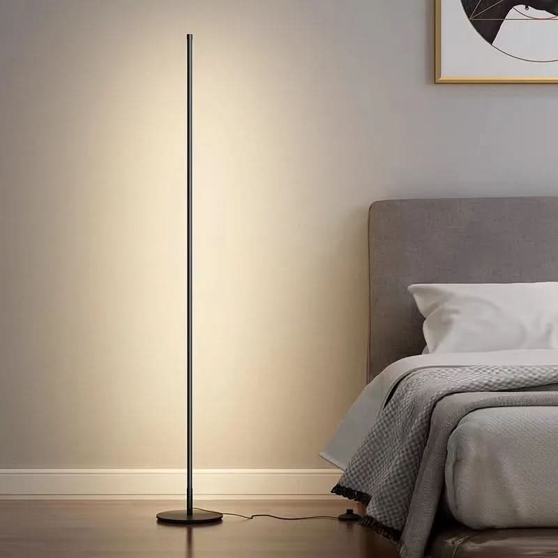 FlorGlow gulvlampe i metal – Dæmpbar og elegant til enhver stue