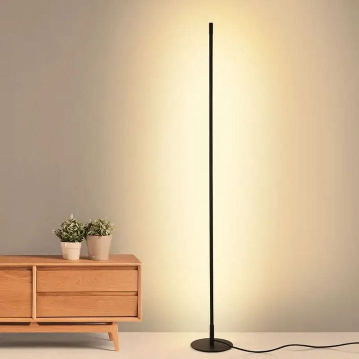 FlorGlow gulvlampe i metal – Dæmpbar og elegant til enhver stue