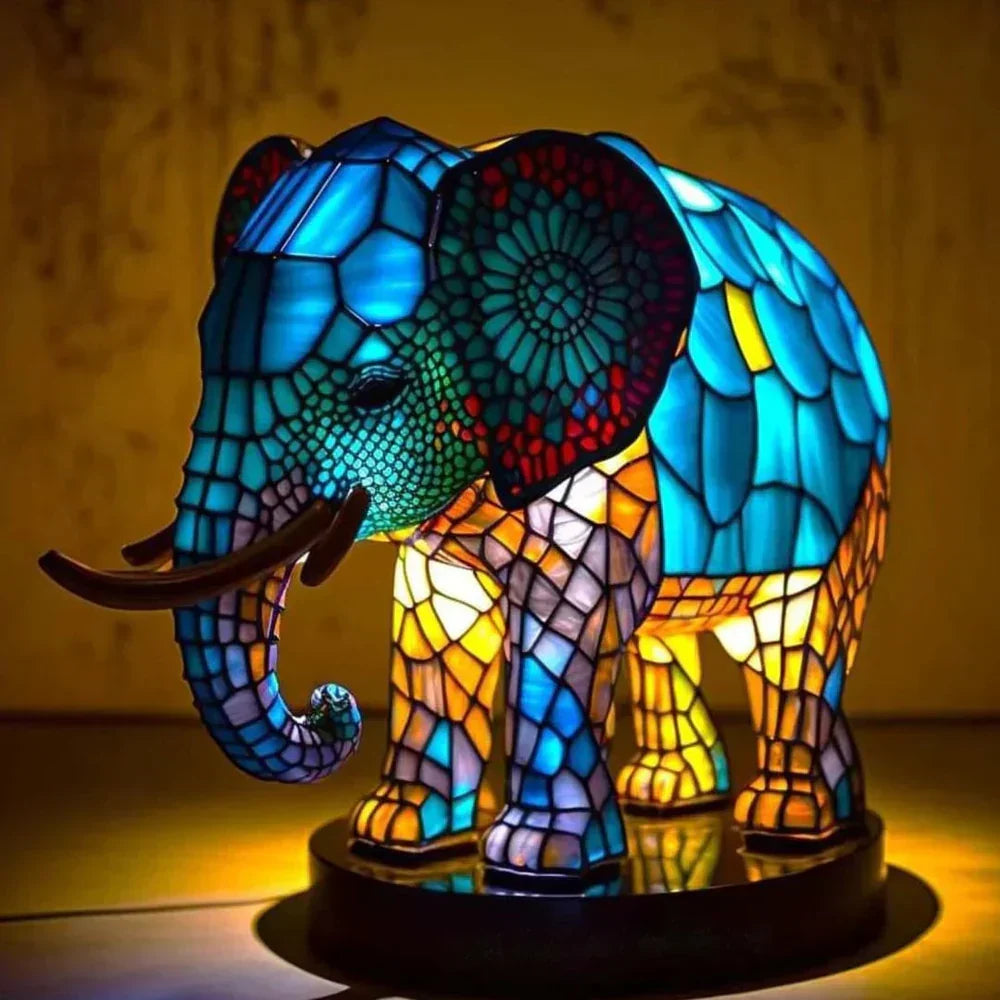 Dyrelampe i Kunstnerisk Mosaikglas – Farve og Stemning i Hjemmet