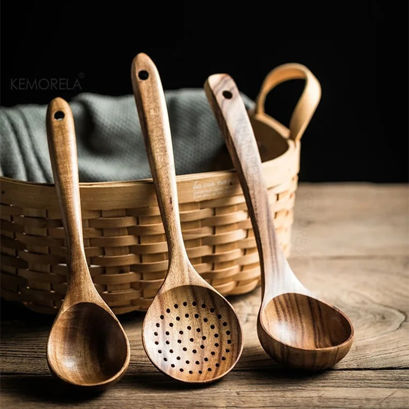 https://cdn.shopify.com/s/files/1/0575/0731/5784/files/elegant-7-delt-kokkenredskabssaet-i-moderne-design-med-ergonomiske-handtag-perfekt-til-enhver-kokkeni-5.jpg?v=1748725496