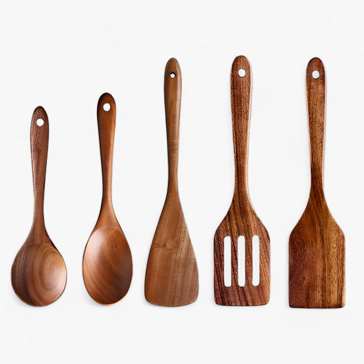 https://cdn.shopify.com/s/files/1/0575/0731/5784/files/elegant-7-delt-kokkenredskabssaet-i-moderne-design-med-ergonomiske-handtag-perfekt-til-enhver-kokkeni-9.jpg?v=1748725504