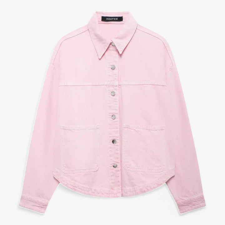 https://cdn.shopify.com/s/files/1/0575/0731/5784/files/elegant-amelie-denimjakke-til-kvinder-let-og-stilfuld-bla-nuance-lukket-syn-alsidig-til-sommermode-w-5.jpg?v=1748712590