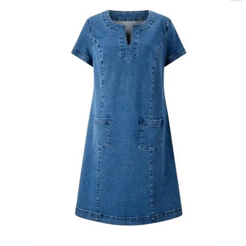 https://cdn.shopify.com/s/files/1/0575/0731/5784/files/elegant-blod-denim-kjole-minimalistisk-design-komfortabel-pasform-perfekt-til-fest-og-hverdag-flatte-4.webp?v=1748701089