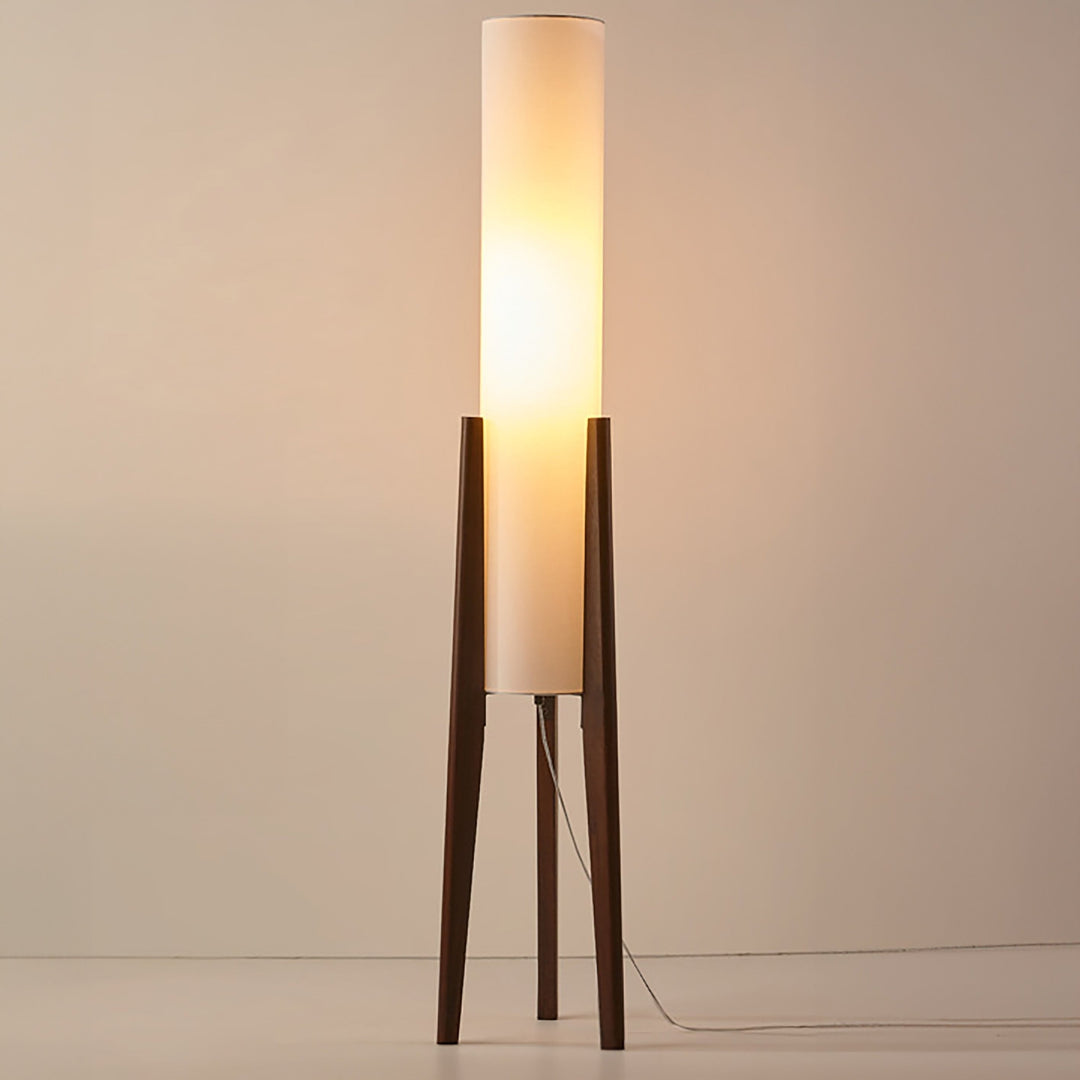 Gulvlampe i Valnød - Moderne & Retrodesign | Kunstlampe